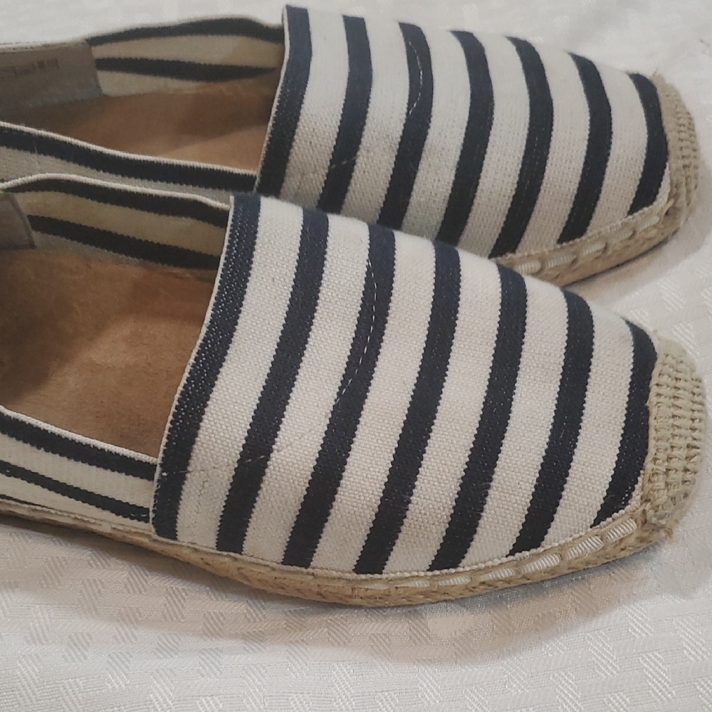 Vionic Valeri  Black and White Striped Slipon  Flats - Picture 10 of 13